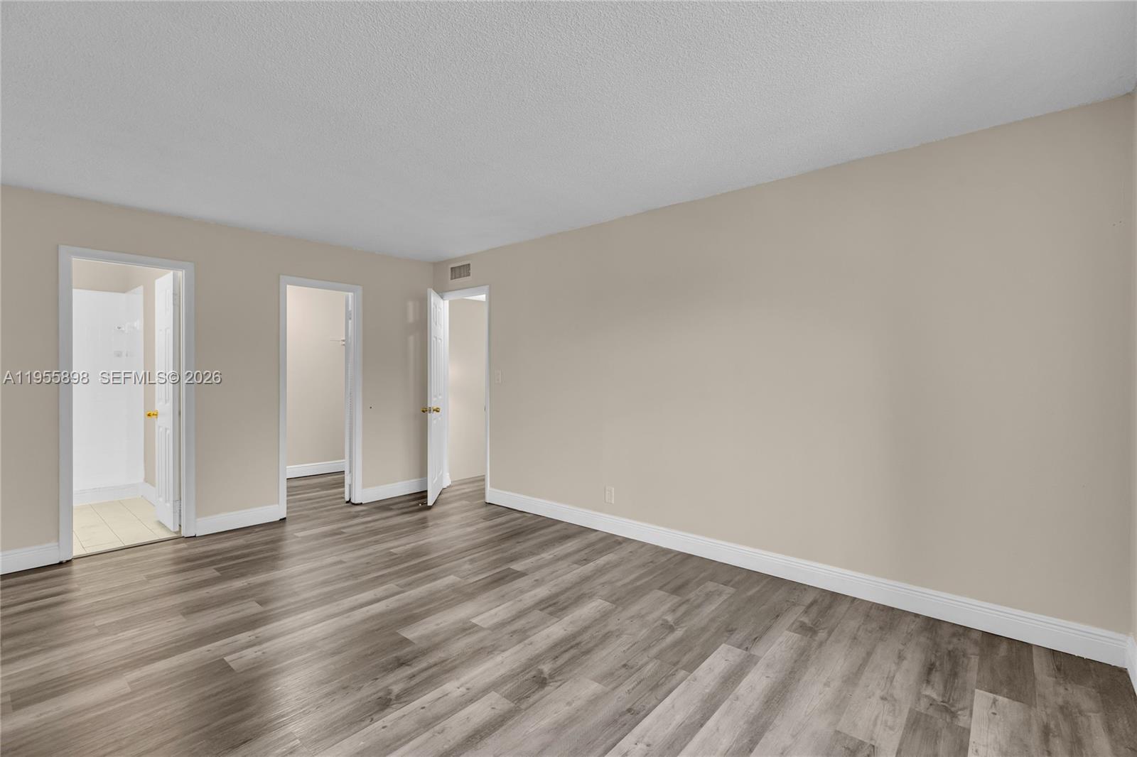 VENETIAN GARDENS AT COUNT - Residential