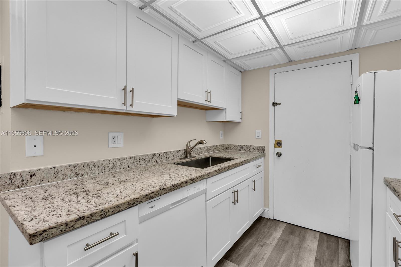 VENETIAN GARDENS AT COUNT - Residential