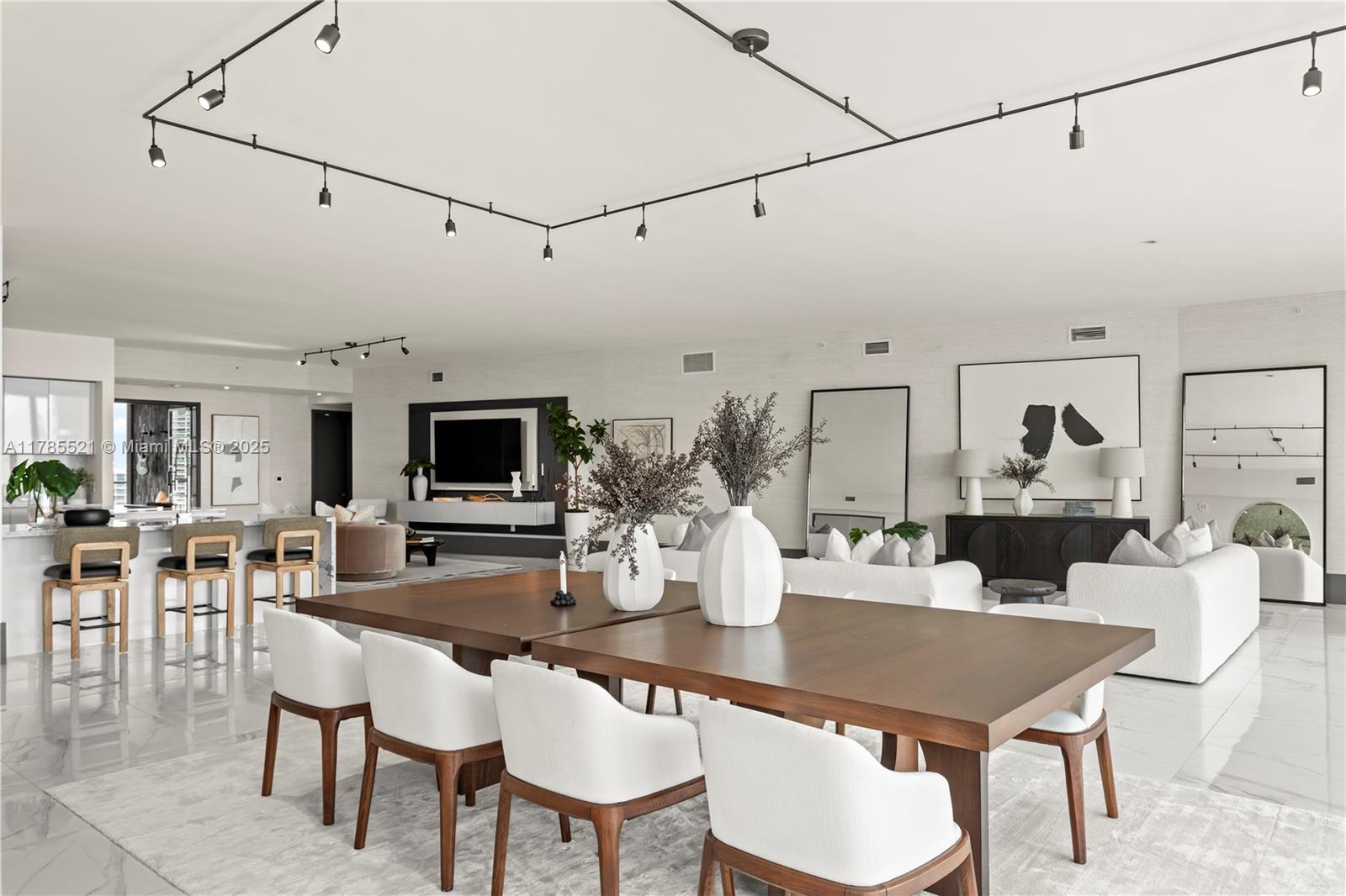 PRIVE CONDO - Residential