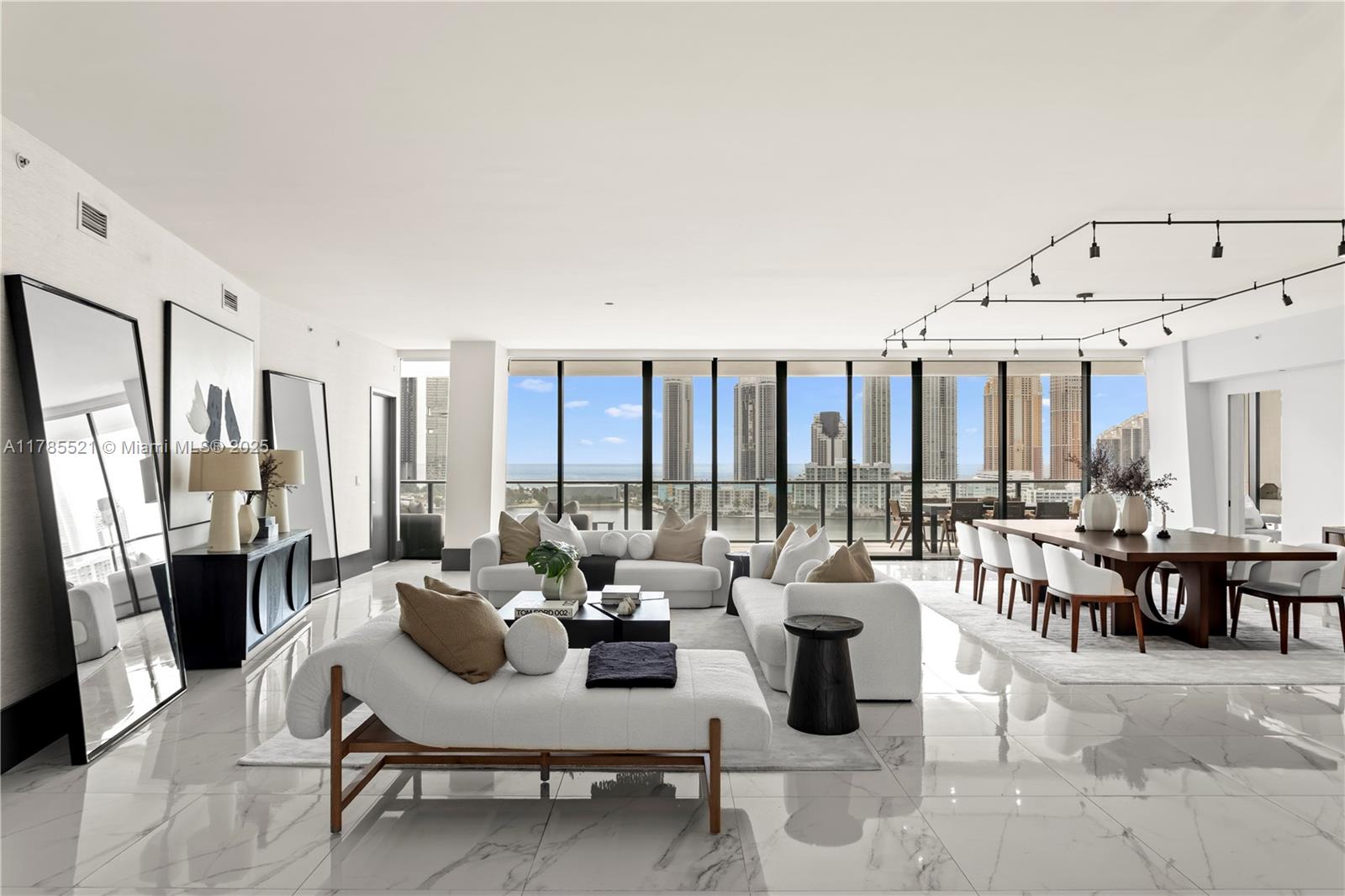 PRIVE CONDO - Residential