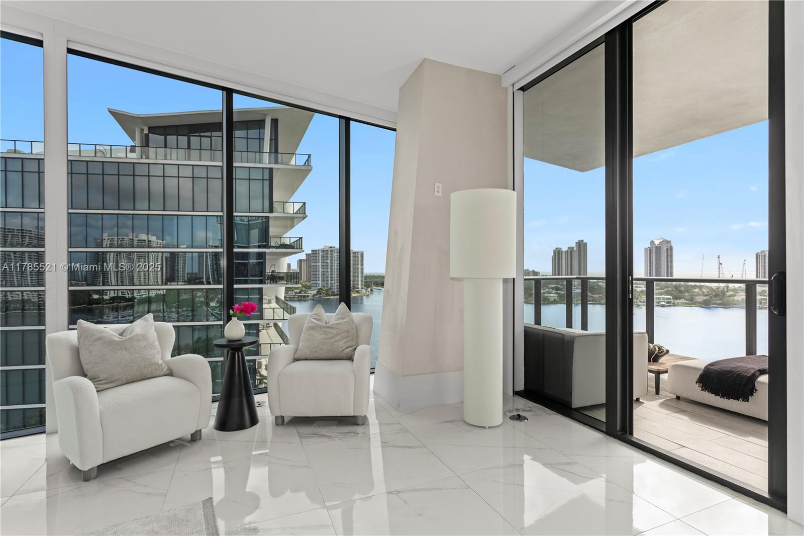 PRIVE CONDO - Residential