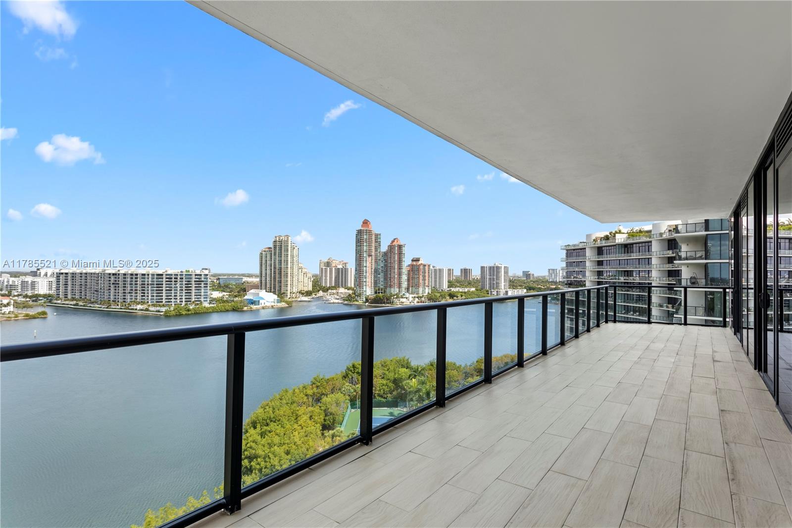 PRIVE CONDO - Residential