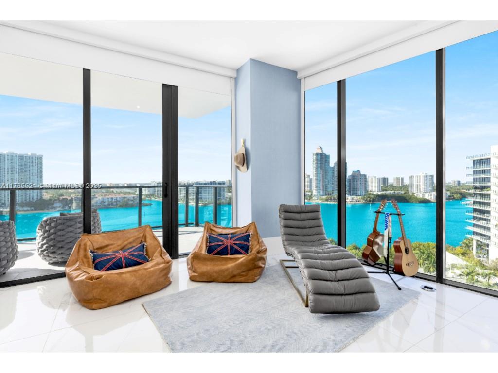 PRIVE CONDO - Residential