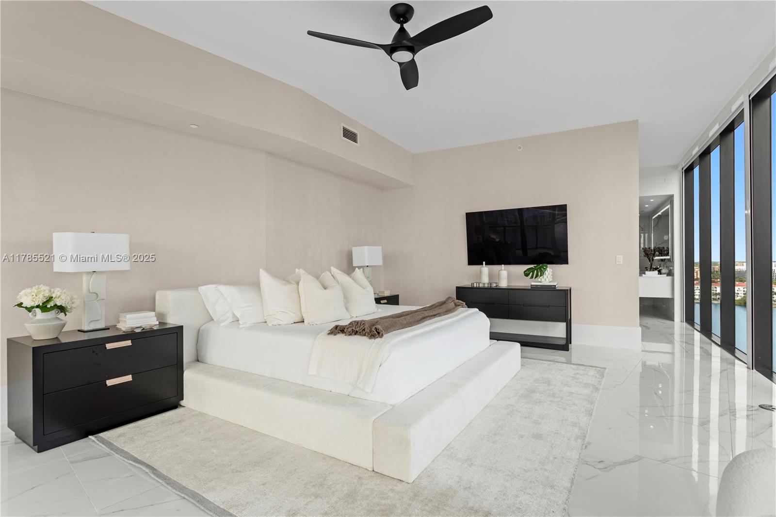 PRIVE CONDO - Residential