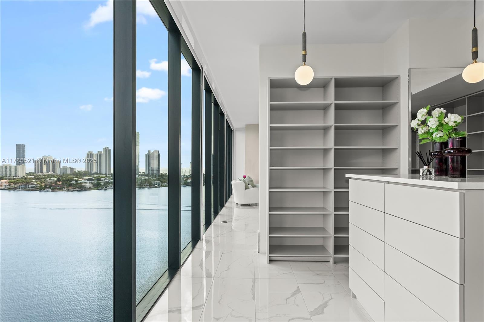 PRIVE CONDO - Residential