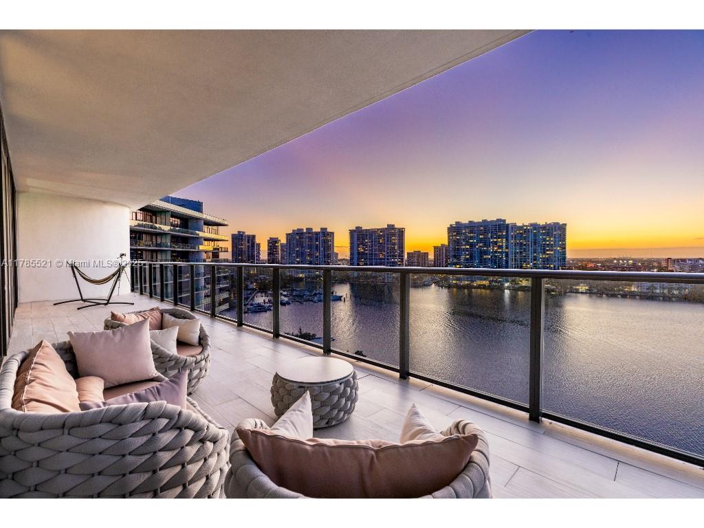 PRIVE CONDO - Residential