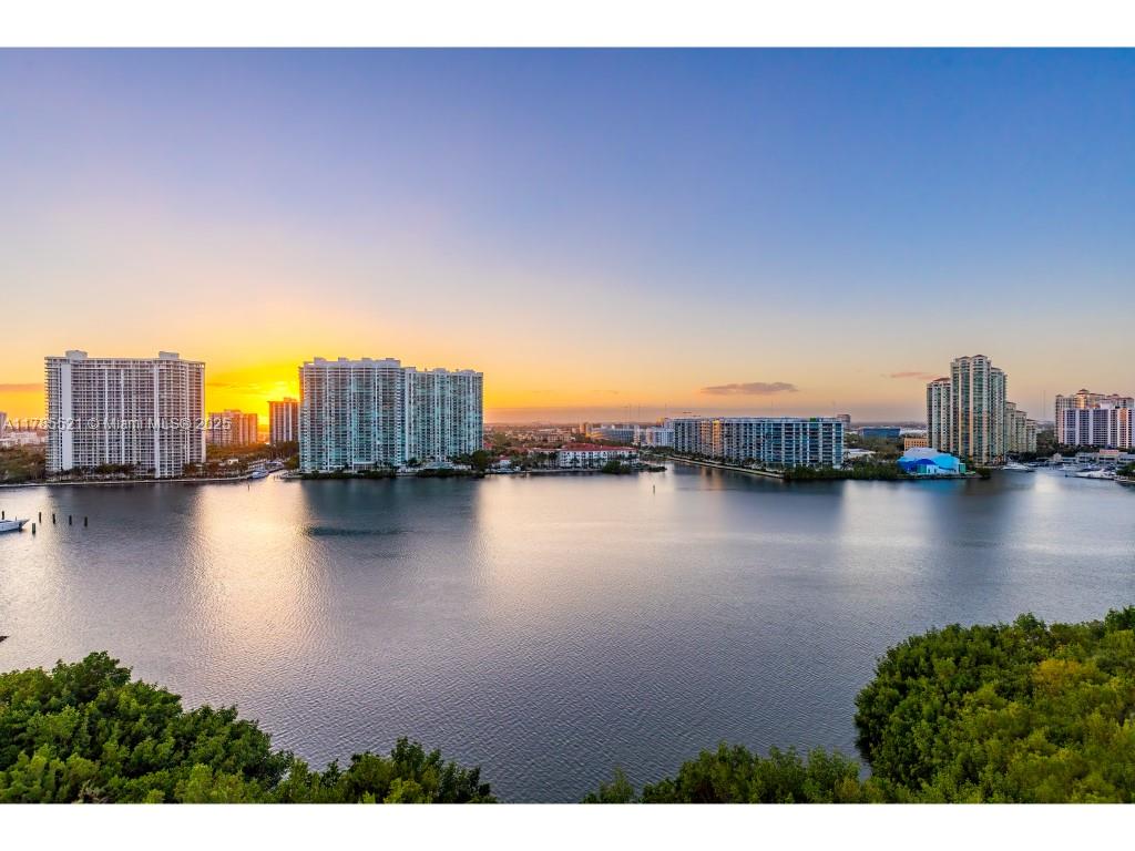 PRIVE CONDO - Residential