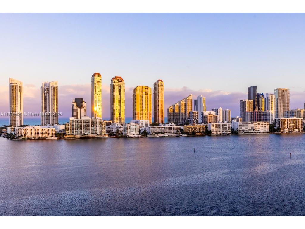 PRIVE CONDO - Residential