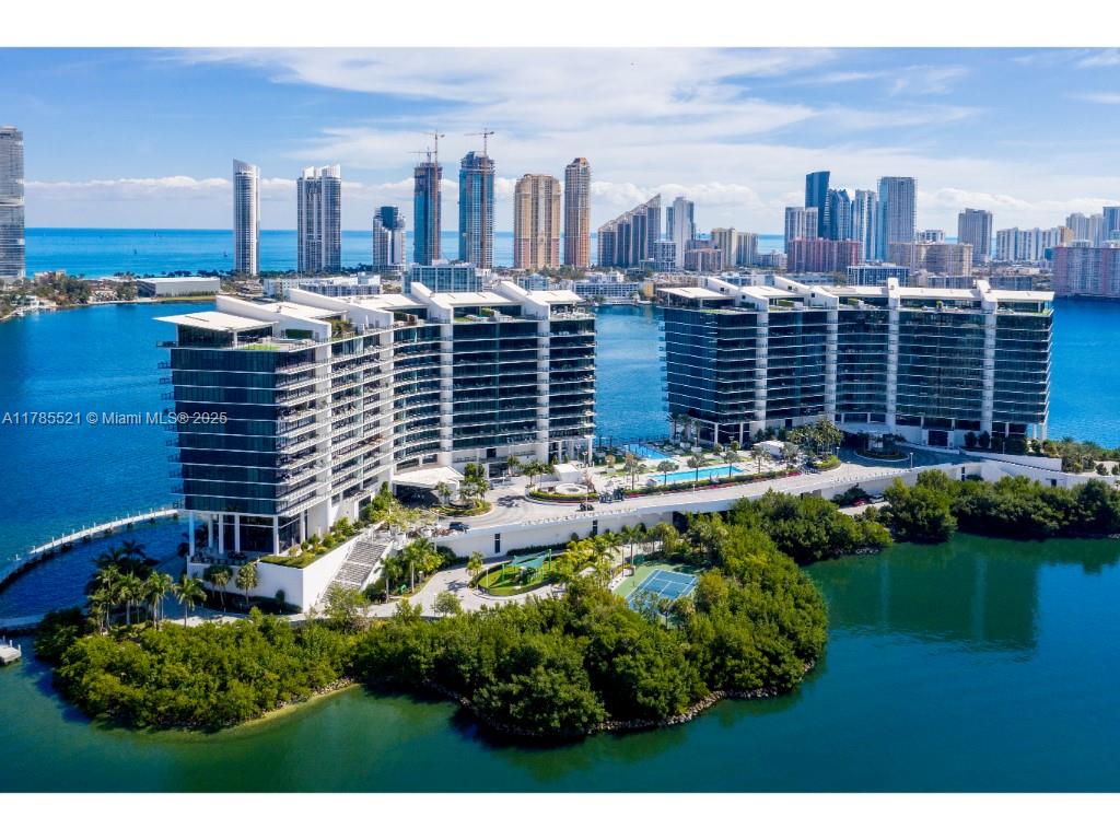 PRIVE CONDO - Residential