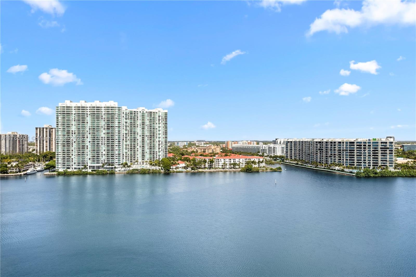 PRIVE CONDO - Residential