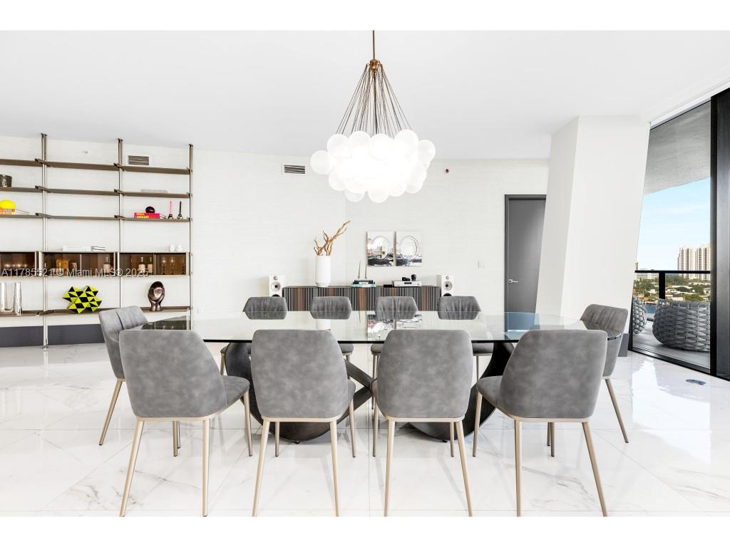 PRIVE CONDO - Residential