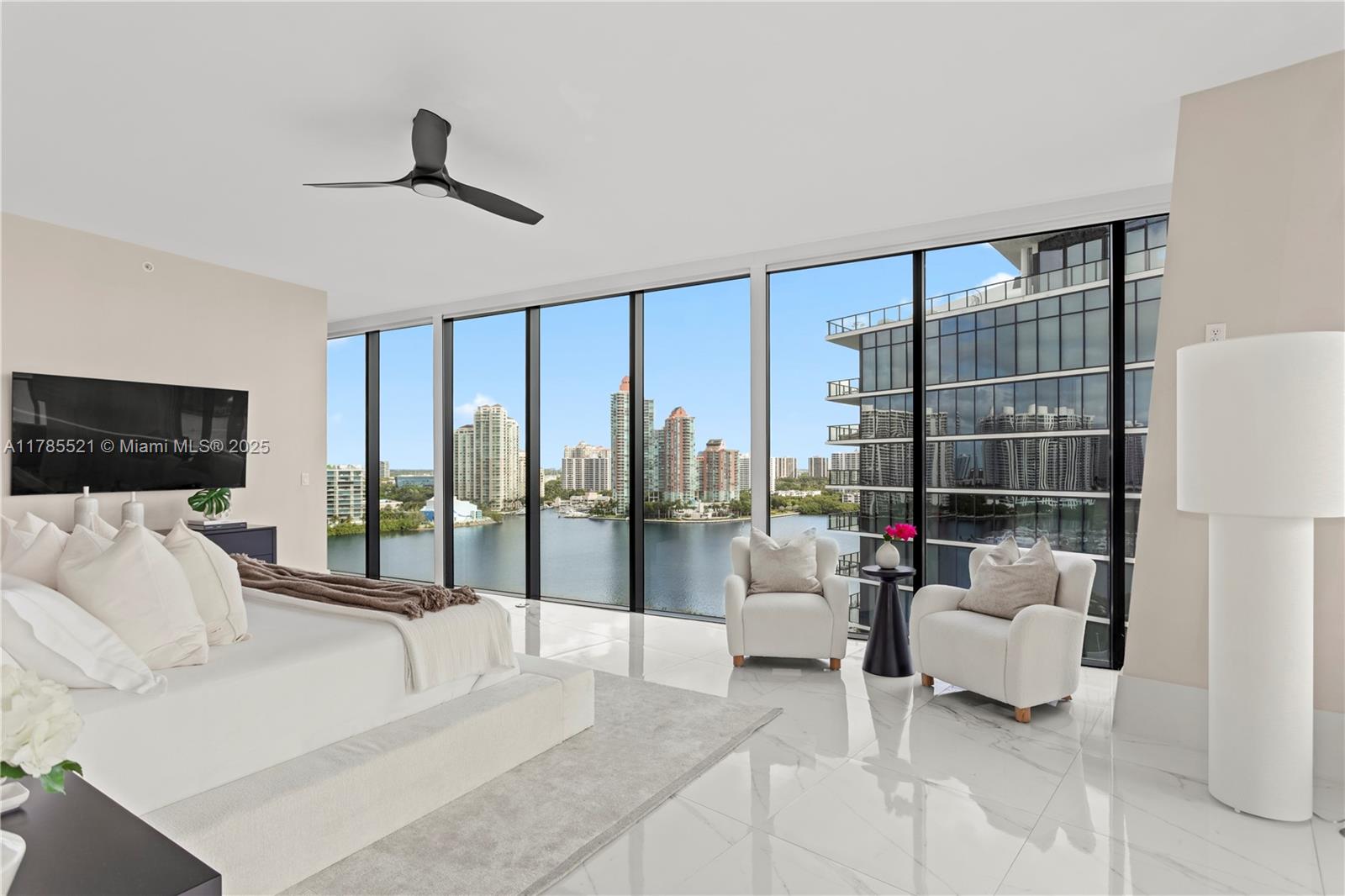 PRIVE CONDO - Residential