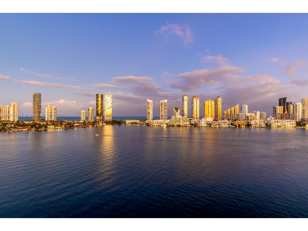 PRIVE CONDO - Residential