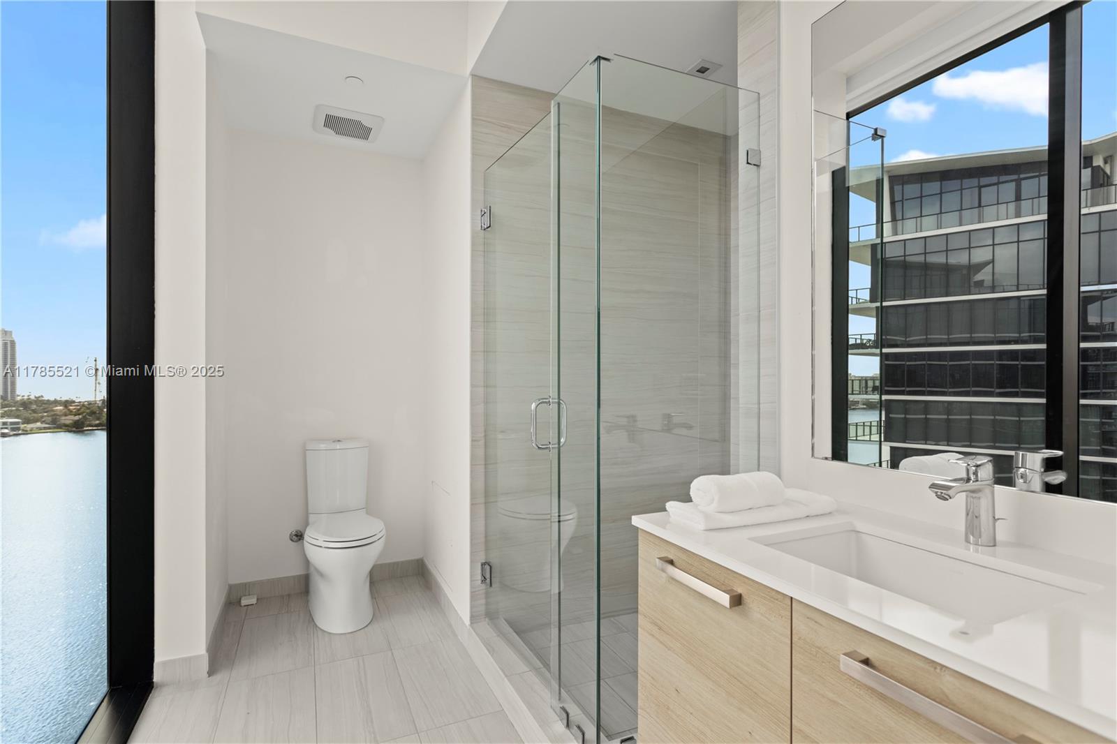 PRIVE CONDO - Residential