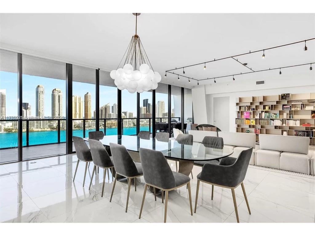 PRIVE CONDO - Residential
