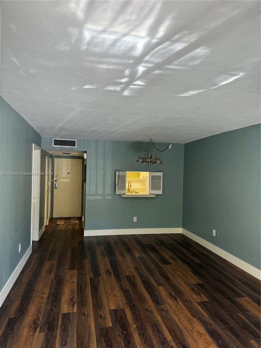 14321 N Kendall Dr 202-F, Miami, Broward County, Florida - 1 Bedrooms  
1 Bathrooms - 