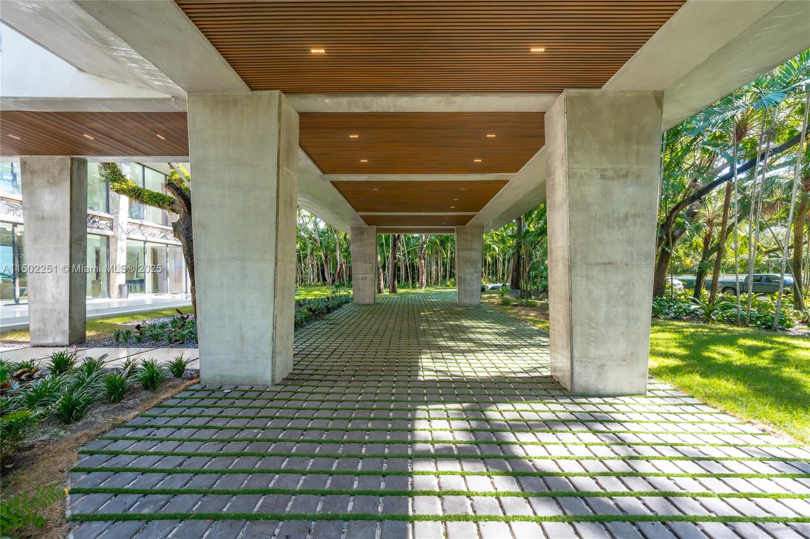 SNAPPER CREEK LAKES SUB - Residential
