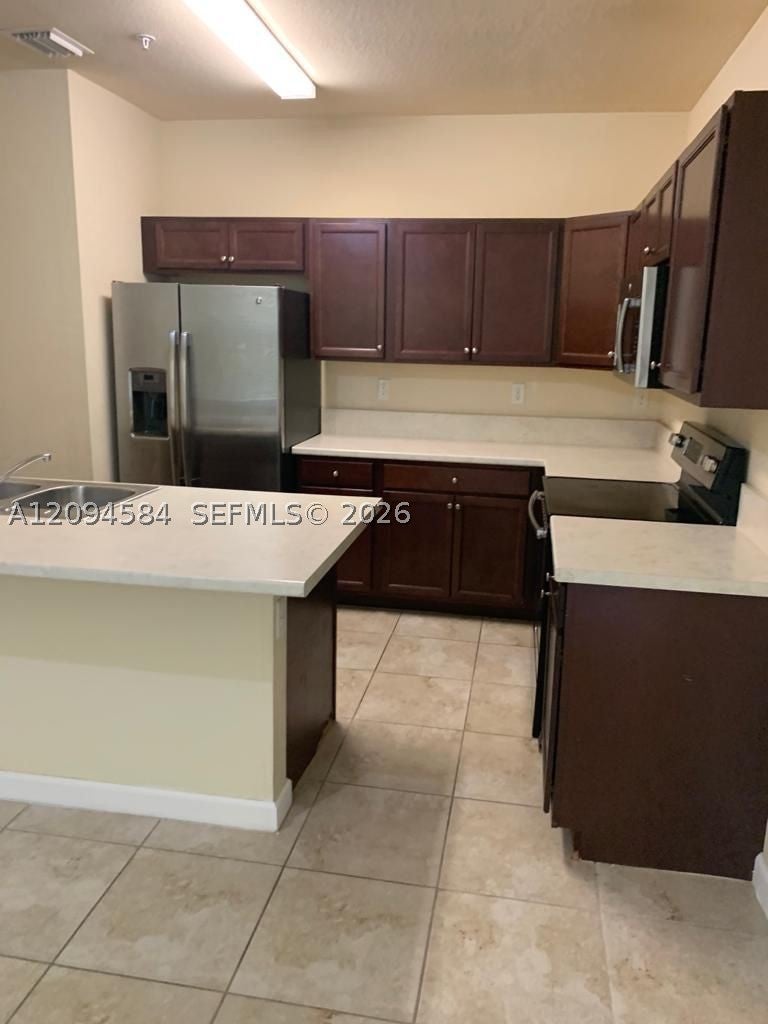 142 SE 28th Ter 10