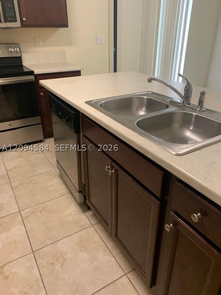 142 SE 28th Ter 10