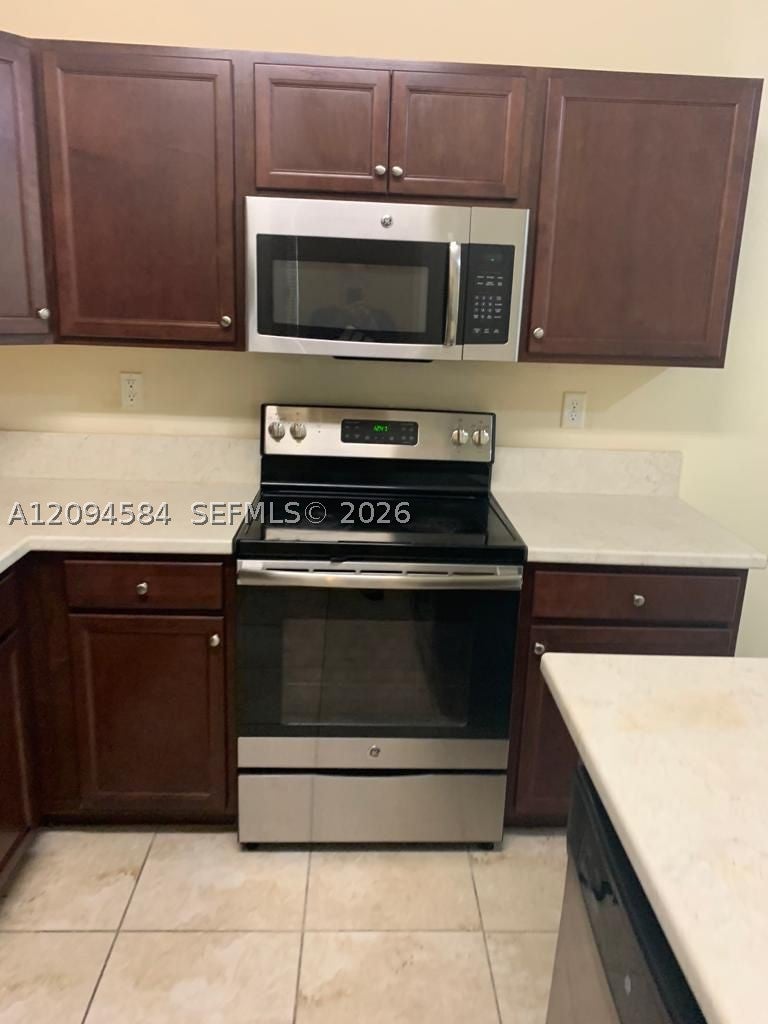 142 SE 28th Ter 10