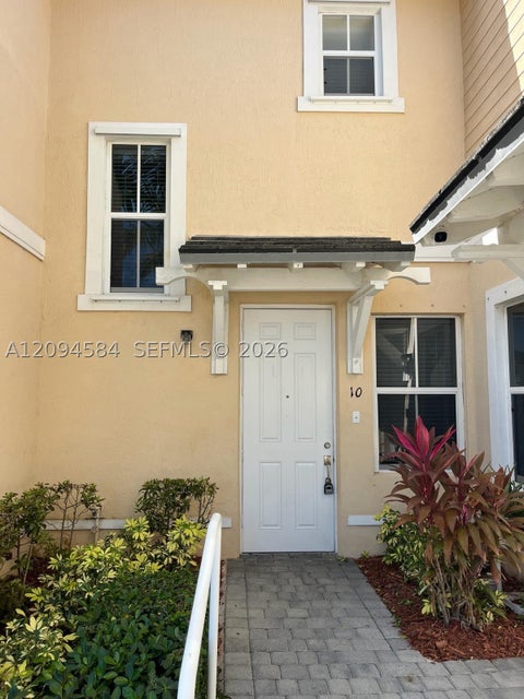 Photo of 142 SE 28th Ter #10, Homestead, FL 33033 (MLS # A12094584)