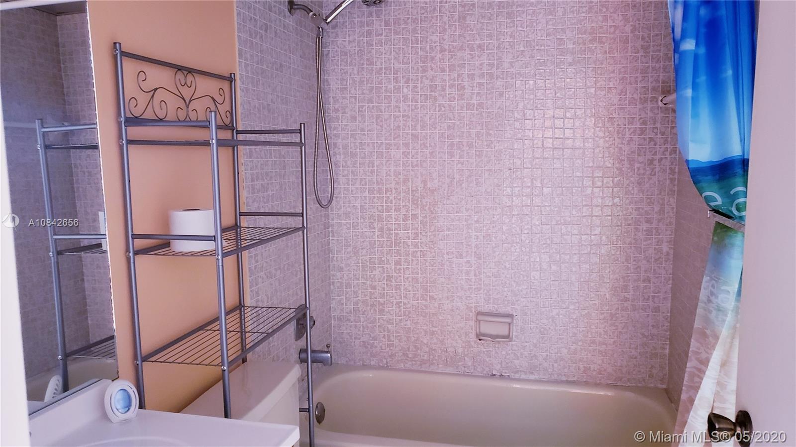 THE GARDENS OF KENDALL CO - Residential Lease