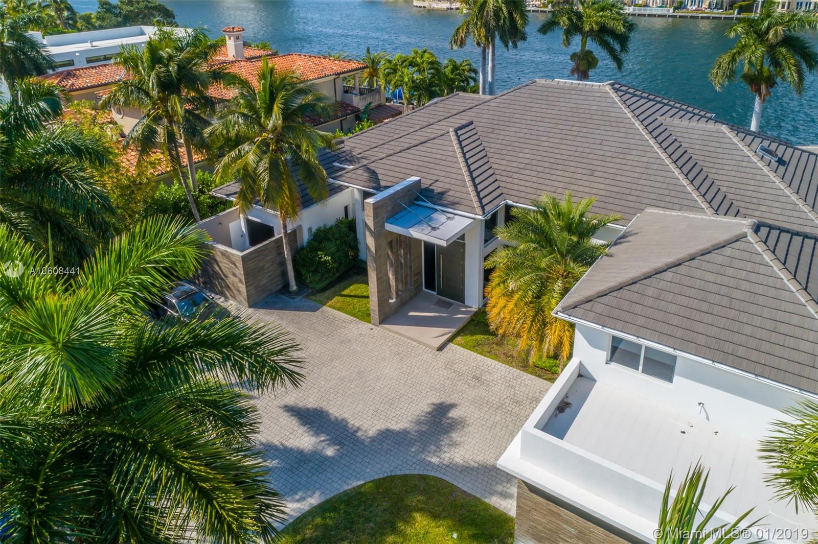 GOLDEN BEACH SEC D - Residential