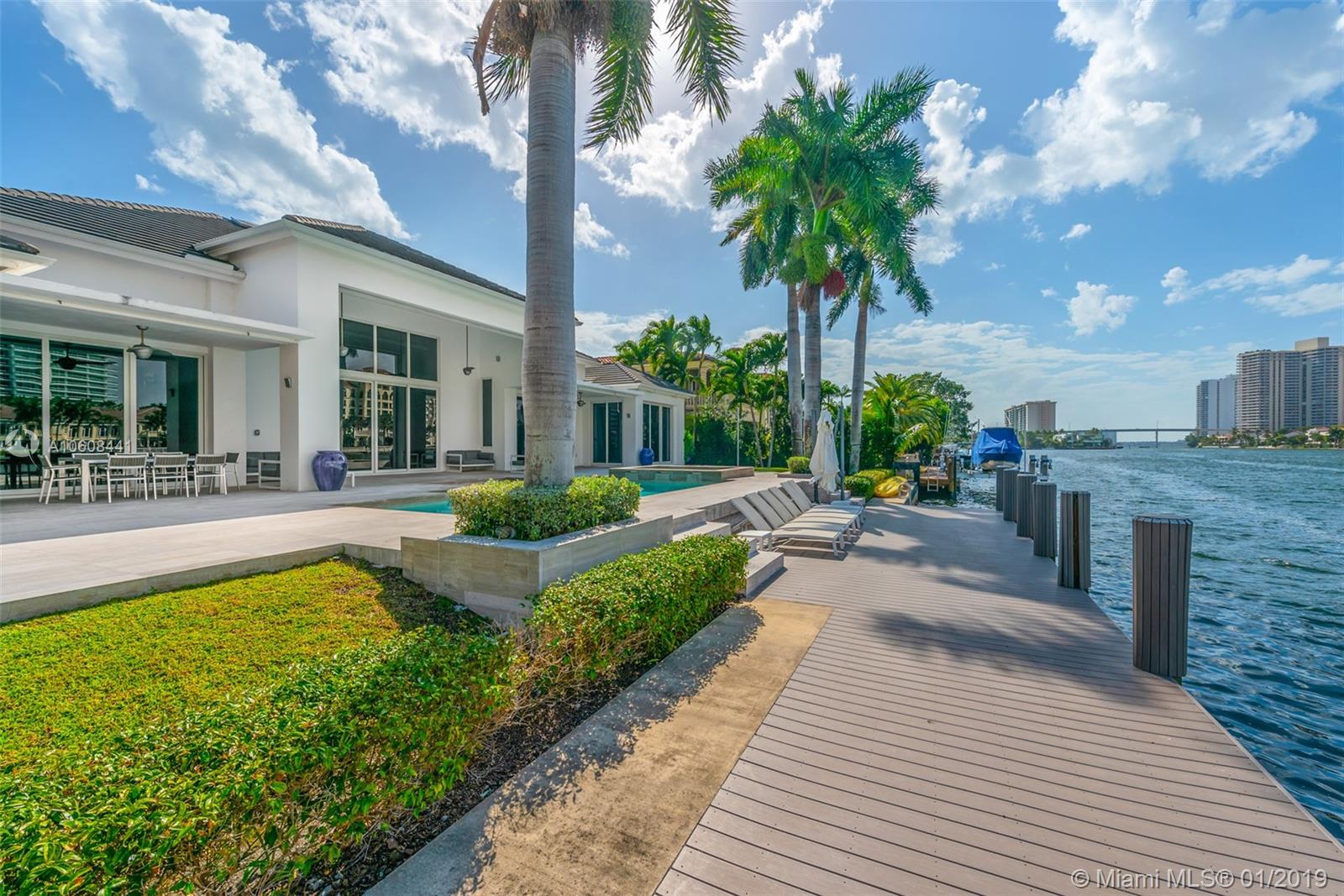 GOLDEN BEACH SEC D - Residential