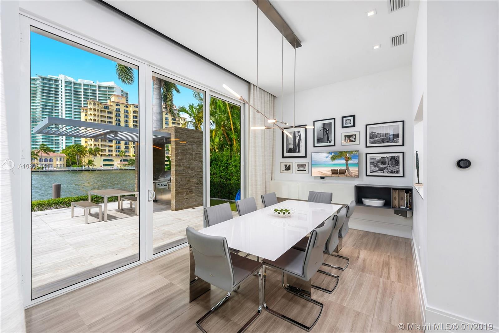 GOLDEN BEACH SEC D - Residential