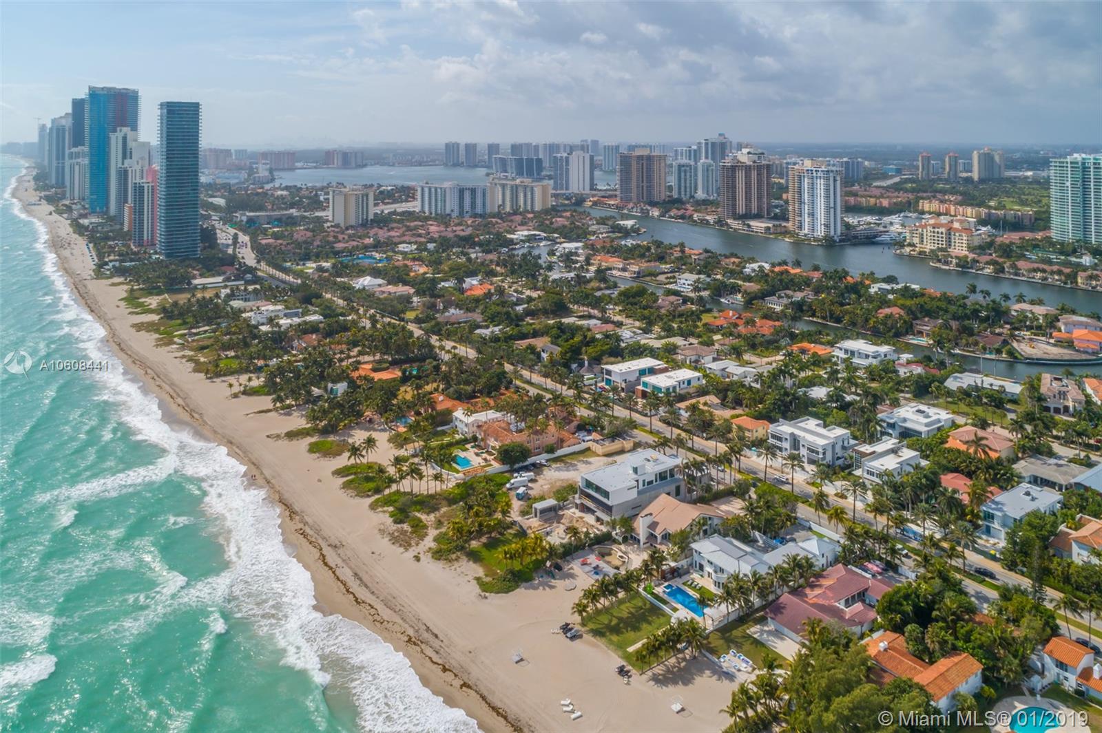 GOLDEN BEACH SEC D - Residential