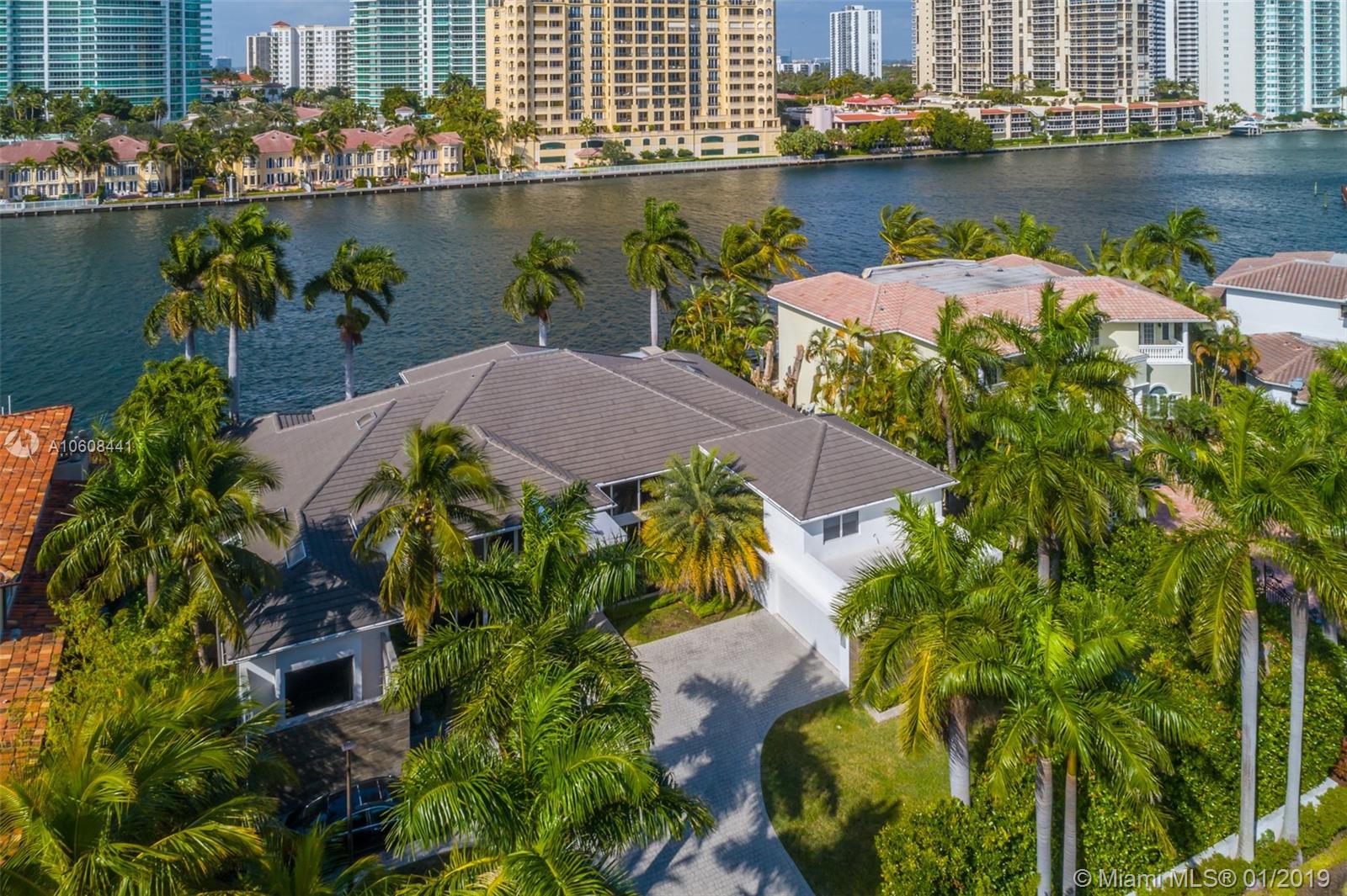 GOLDEN BEACH SEC D - Residential