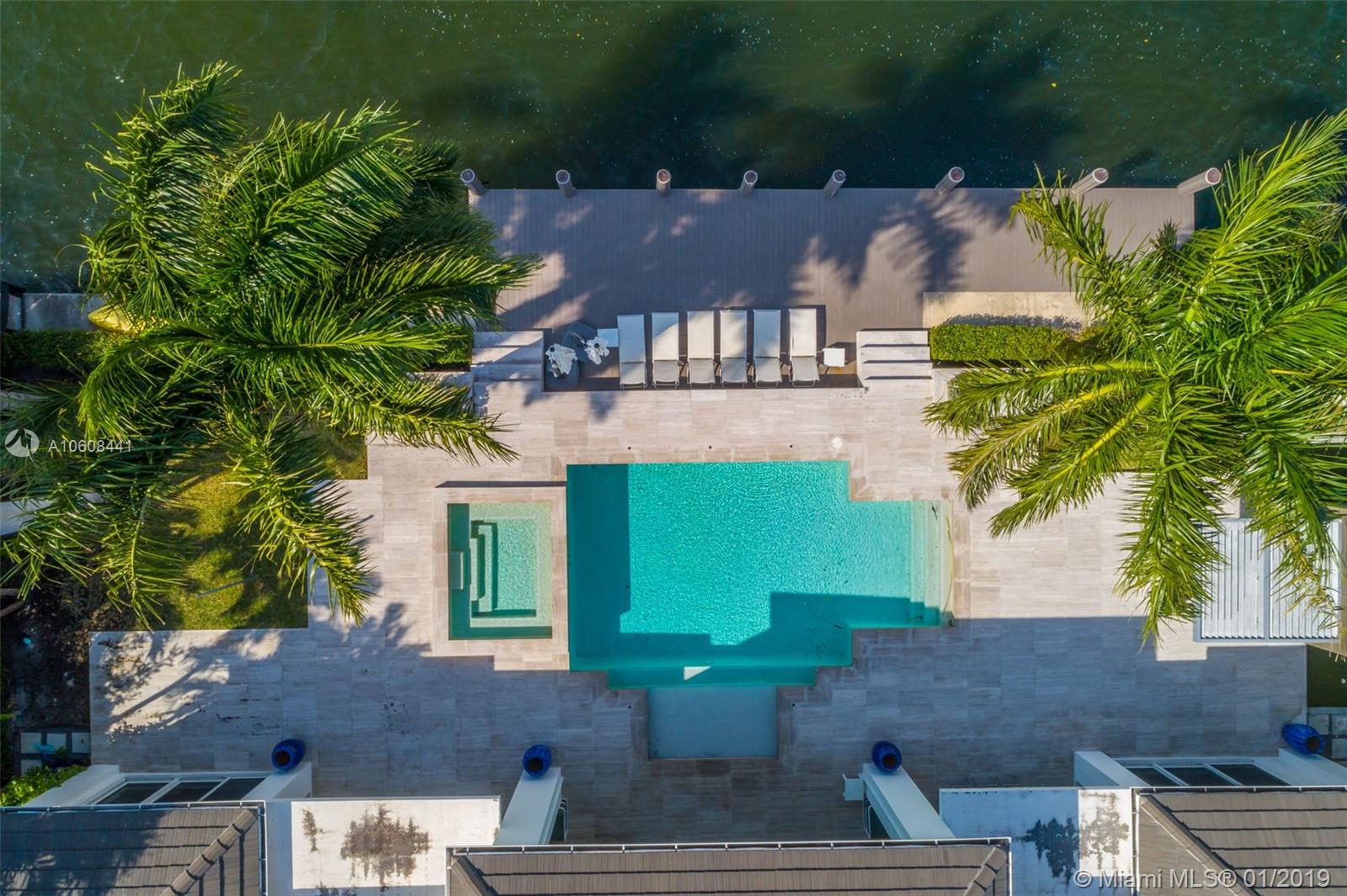 GOLDEN BEACH SEC D - Residential