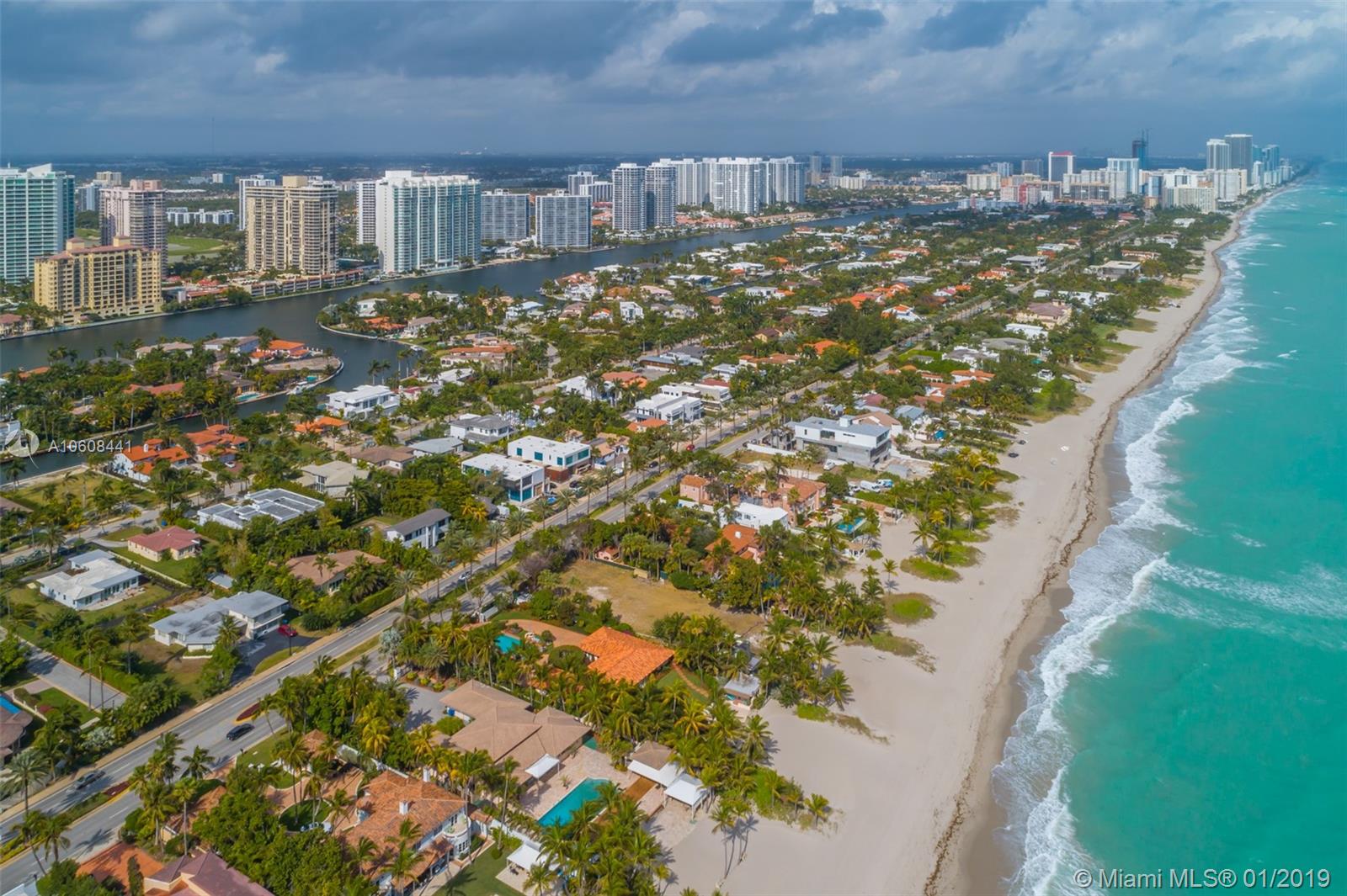 GOLDEN BEACH SEC D - Residential