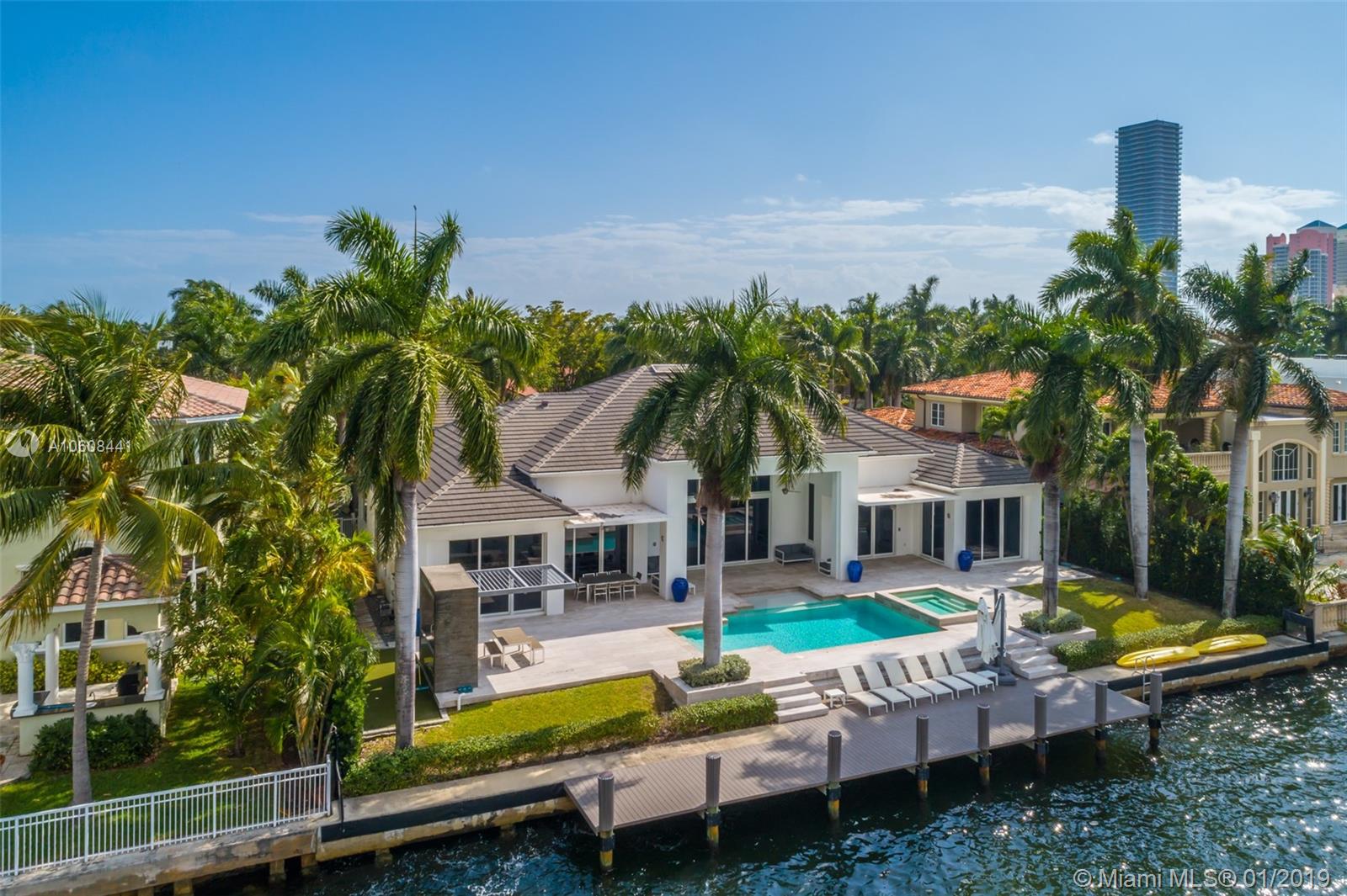 GOLDEN BEACH SEC D - Residential