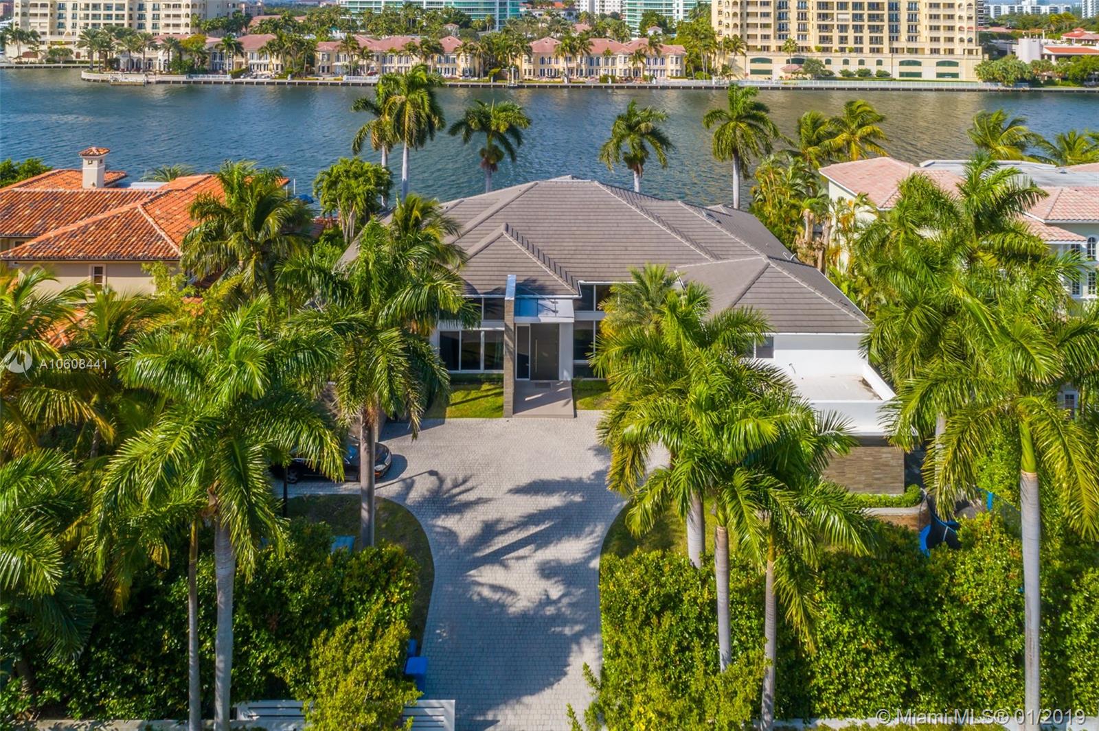 GOLDEN BEACH SEC D - Residential