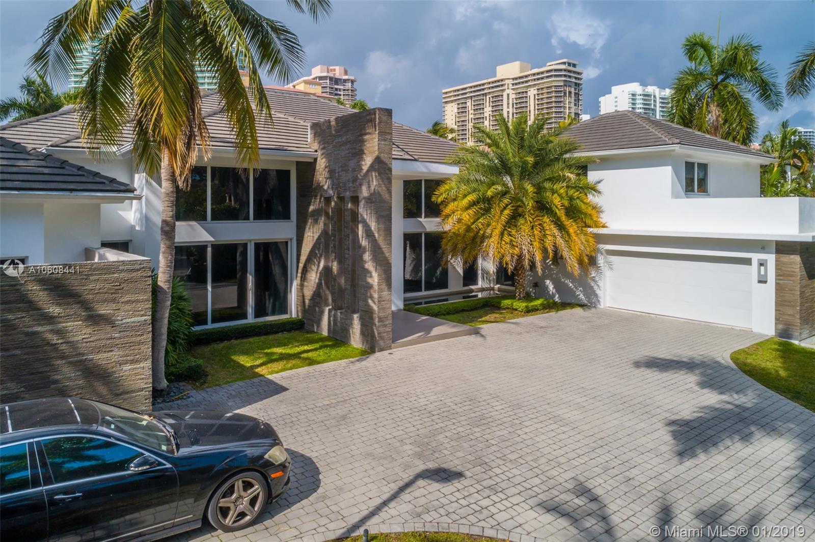 GOLDEN BEACH SEC D - Residential