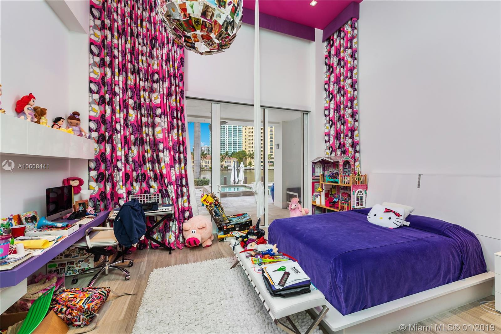 GOLDEN BEACH SEC D - Residential