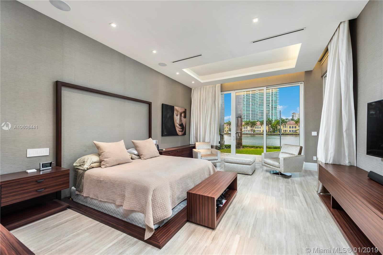 GOLDEN BEACH SEC D - Residential