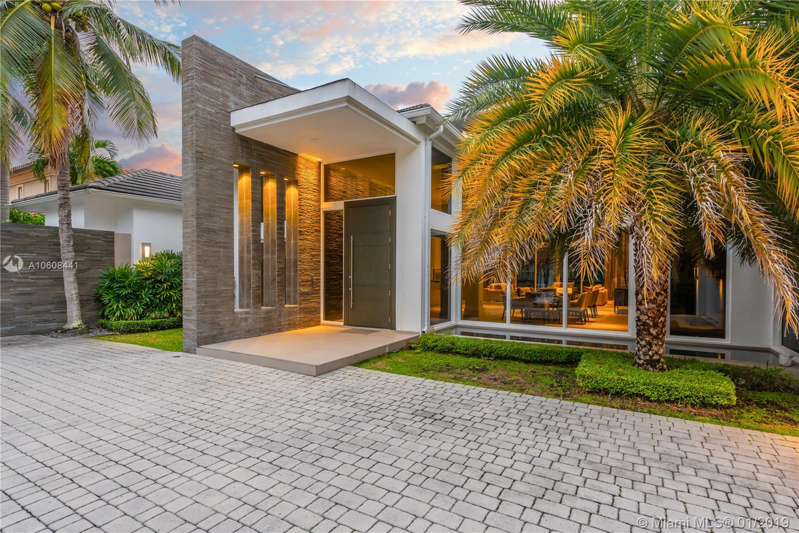 GOLDEN BEACH SEC D - Residential