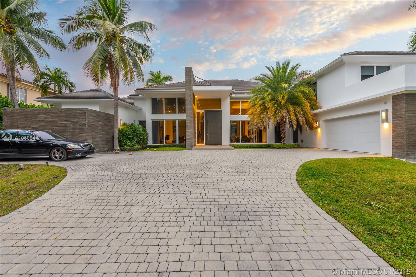 GOLDEN BEACH SEC D - Residential