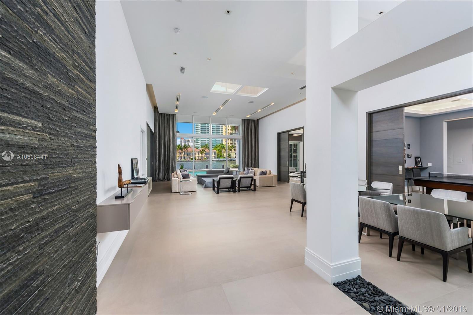 GOLDEN BEACH SEC D - Residential