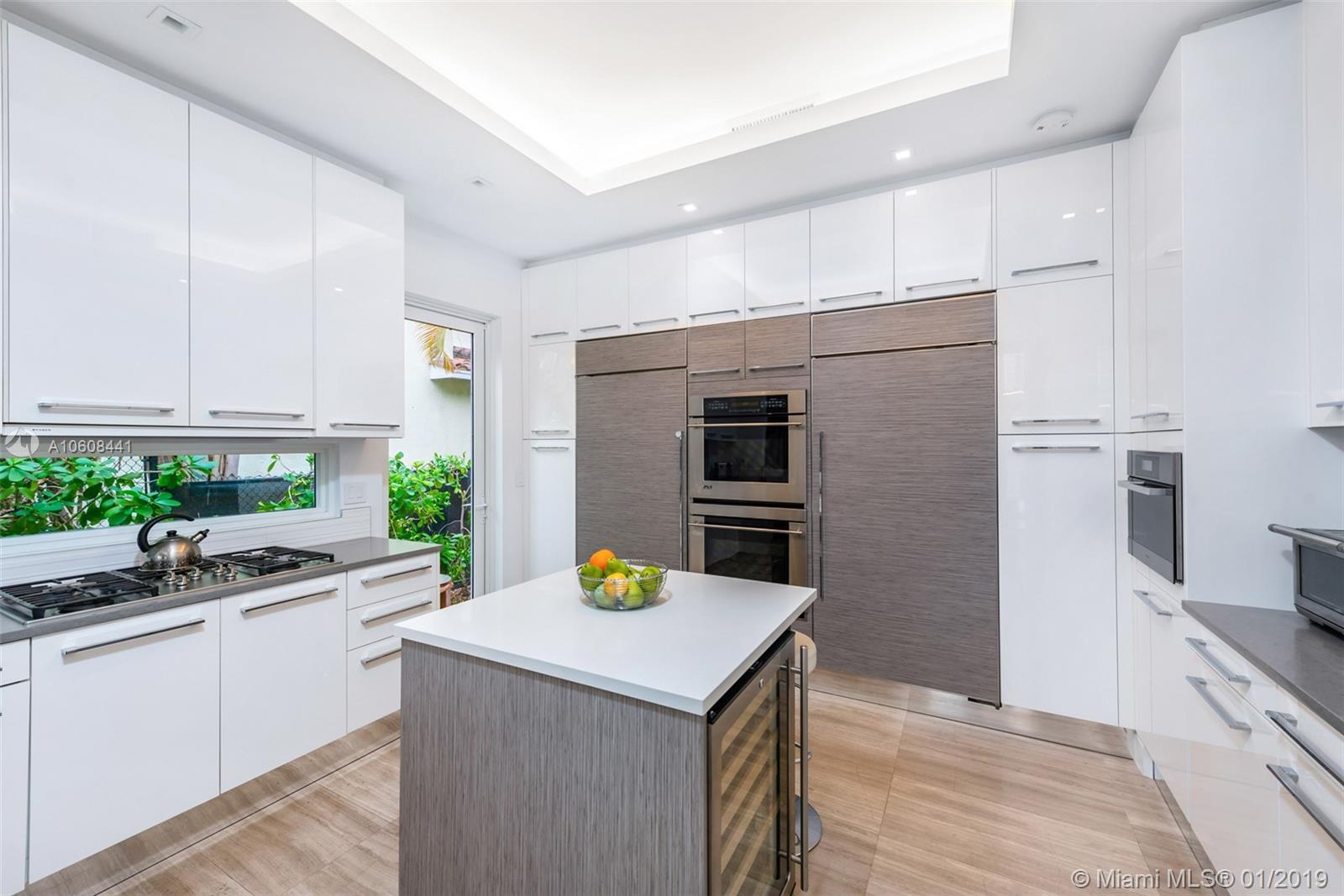 GOLDEN BEACH SEC D - Residential