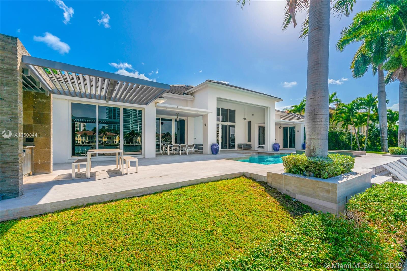 GOLDEN BEACH SEC D - Residential