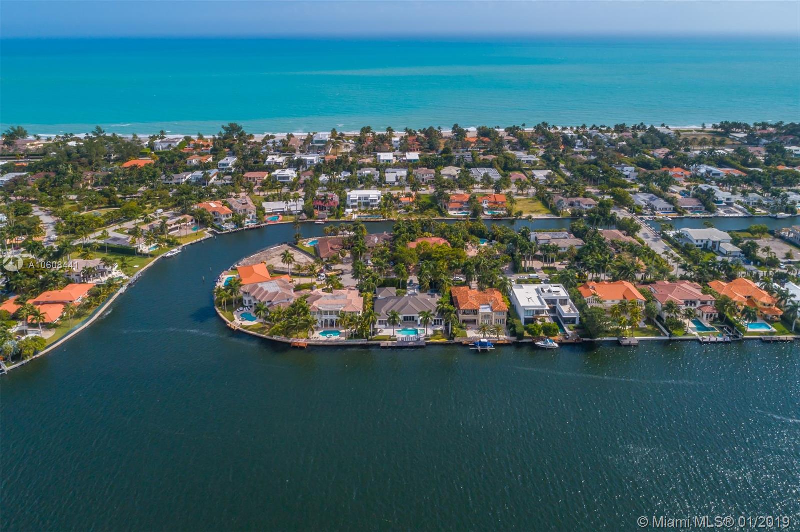 GOLDEN BEACH SEC D - Residential