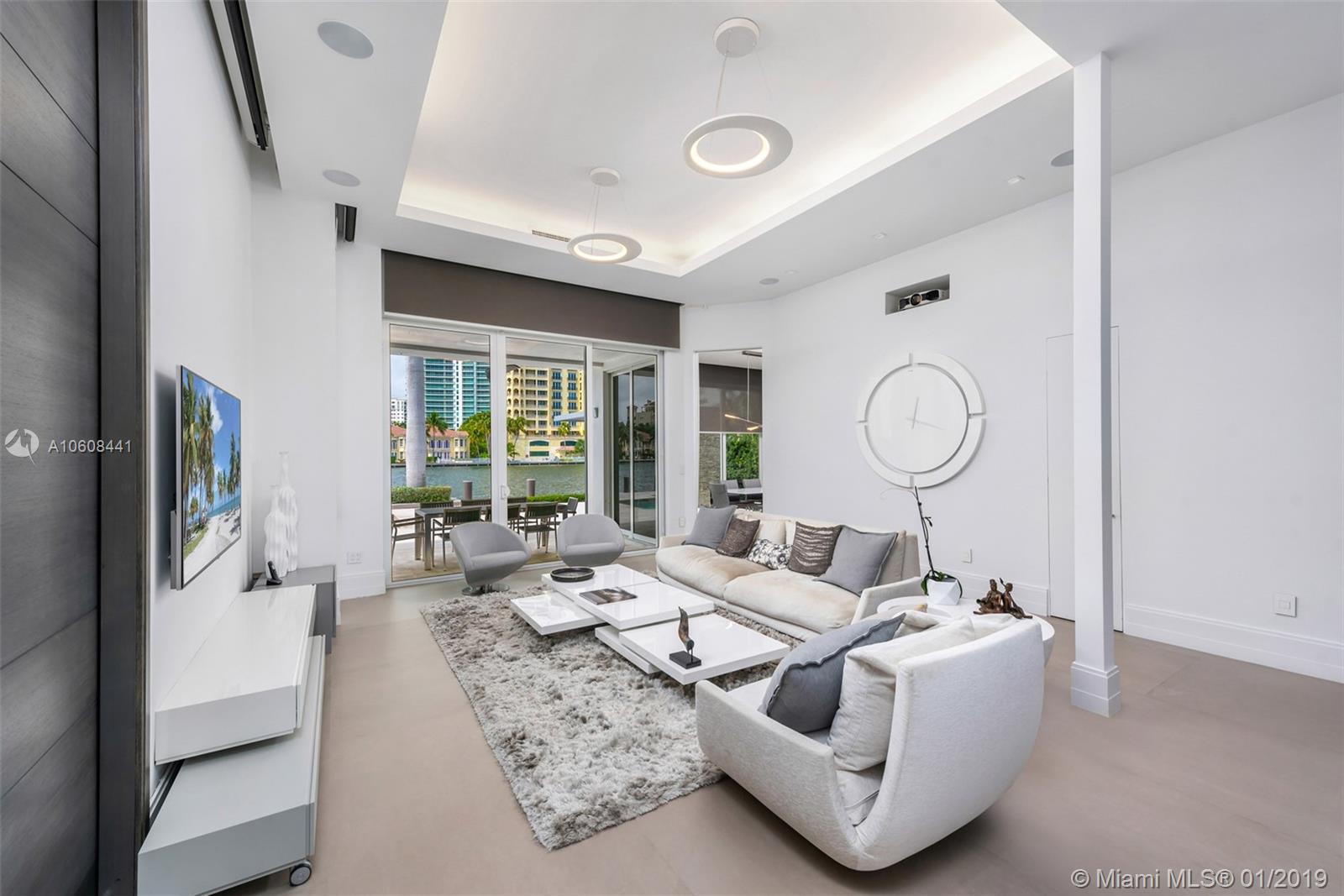 GOLDEN BEACH SEC D - Residential