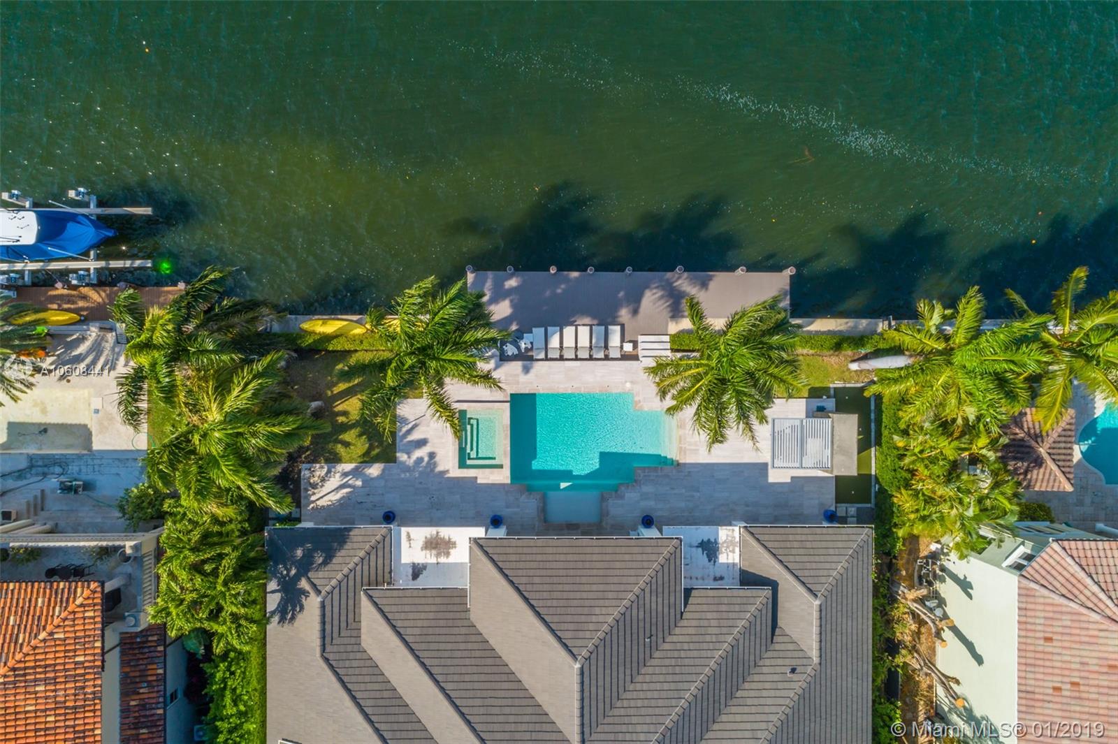 GOLDEN BEACH SEC D - Residential