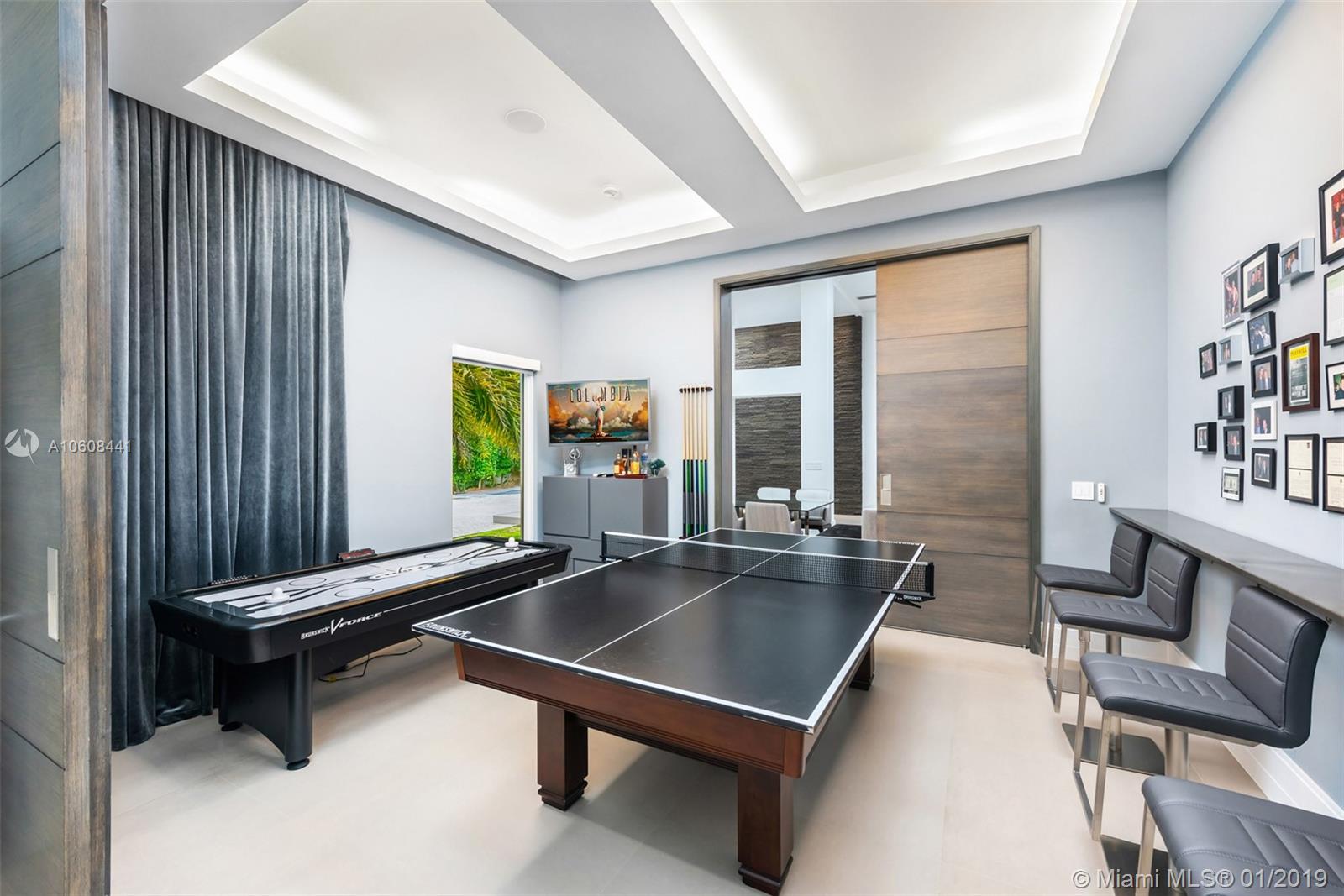 GOLDEN BEACH SEC D - Residential