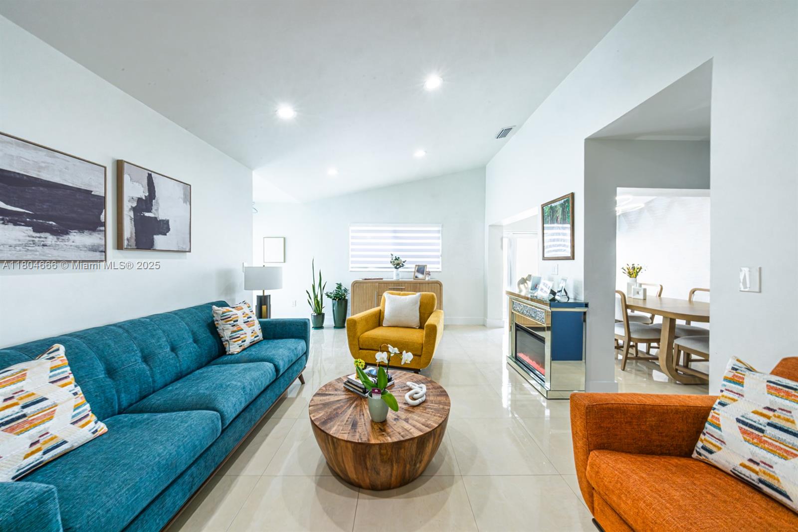 LAKES OF PALM SPRINGS - Residential