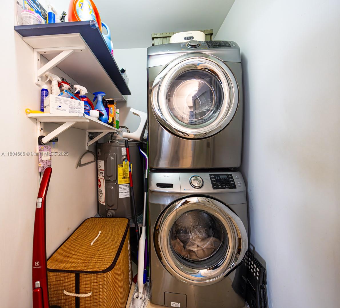 LAKES OF PALM SPRINGS - Residential