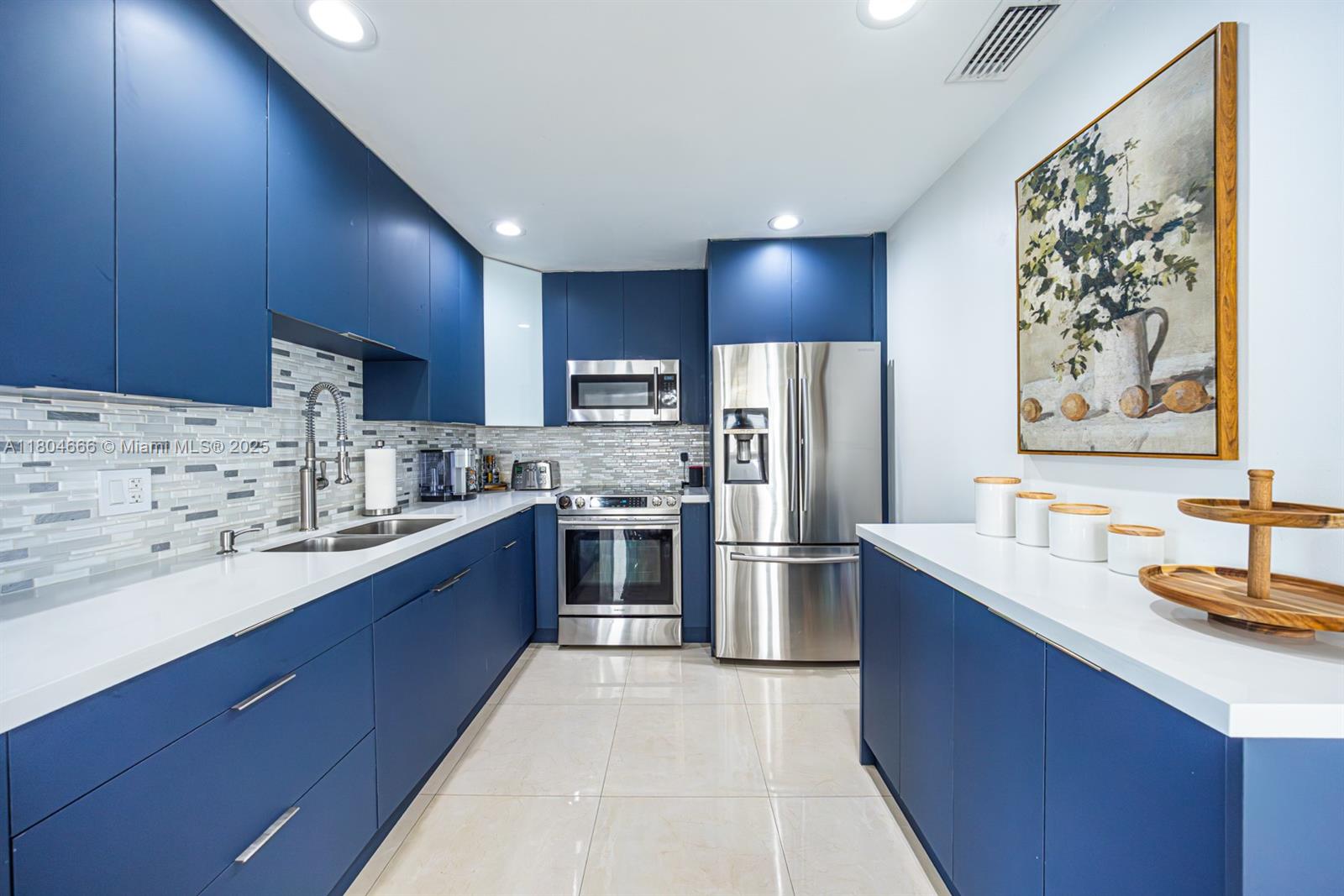 LAKES OF PALM SPRINGS - Residential